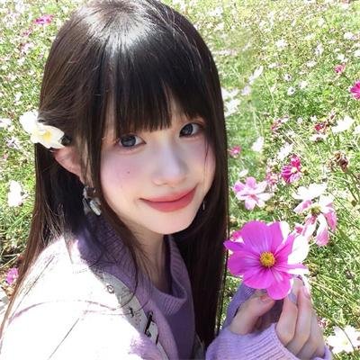 小鬼头上的女人